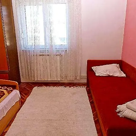 926